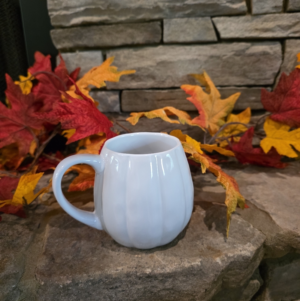 White Ceramic Pumpkin Mug-NWT